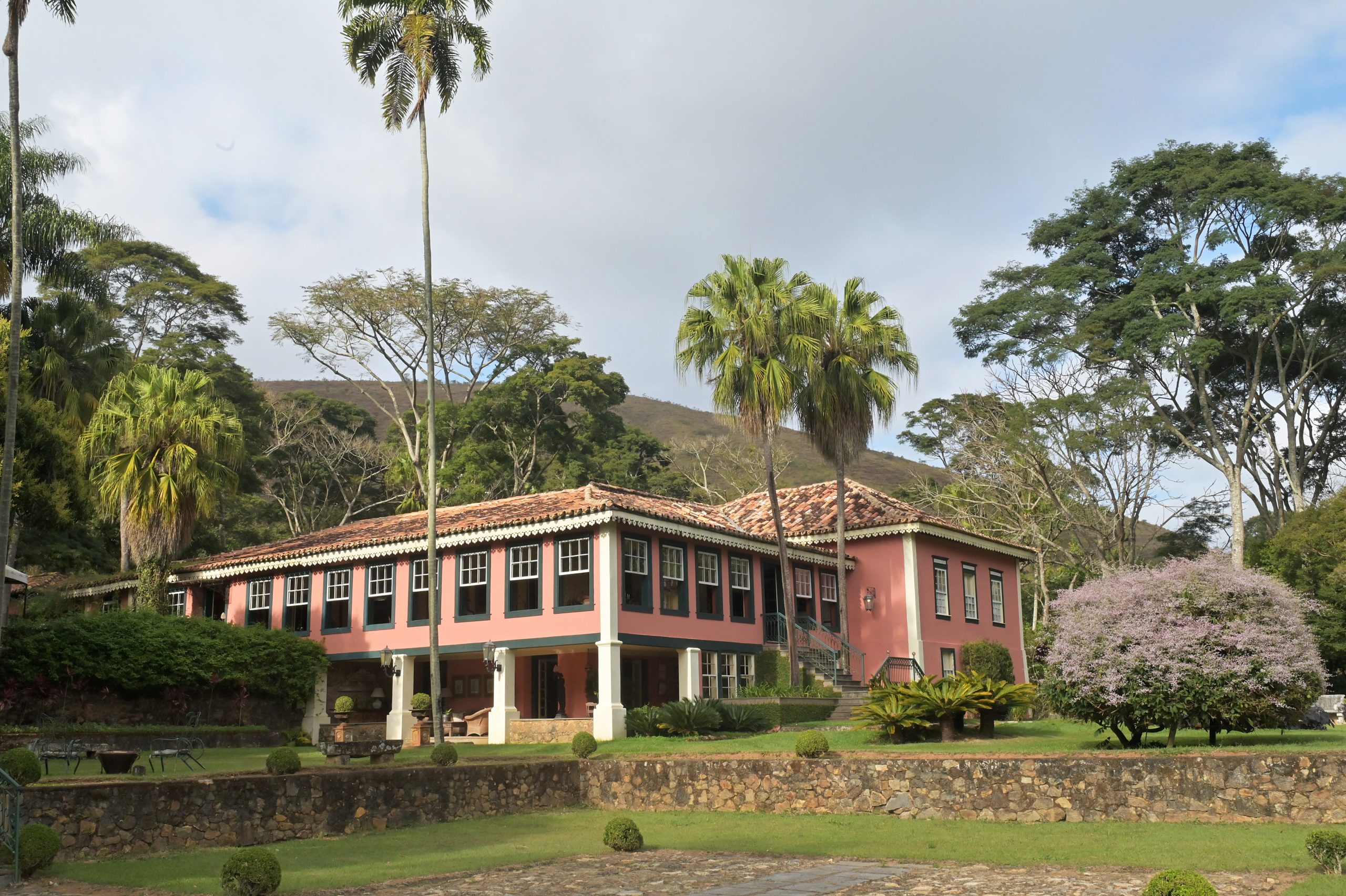 Fazenda histórica do Vale do Café ao entardecer